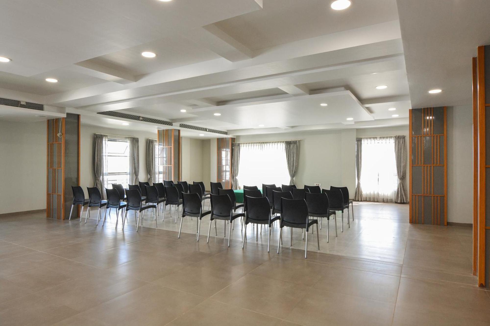 Hotel O Season Choice Shirdi Eksteriør bilde